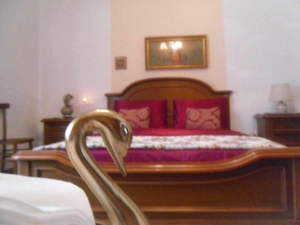 Amabile Guesthouse Milis Exterior foto
